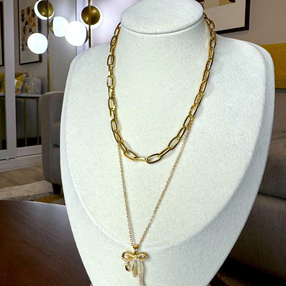 18kt Gold Plated Dainty Layering Bow Detail Necklace - Picture 4 of 4